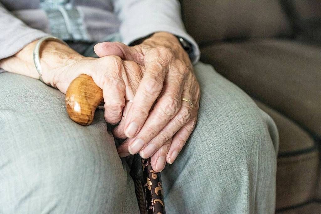 Alberta&rsquo;s proposed 2026-27 budget includes a cut to the income threshold for the Alberta Seniors Benefit. (Black Press Media file photo)